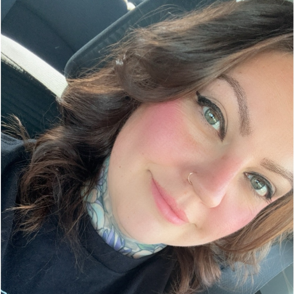 Meet your Posher, Holly